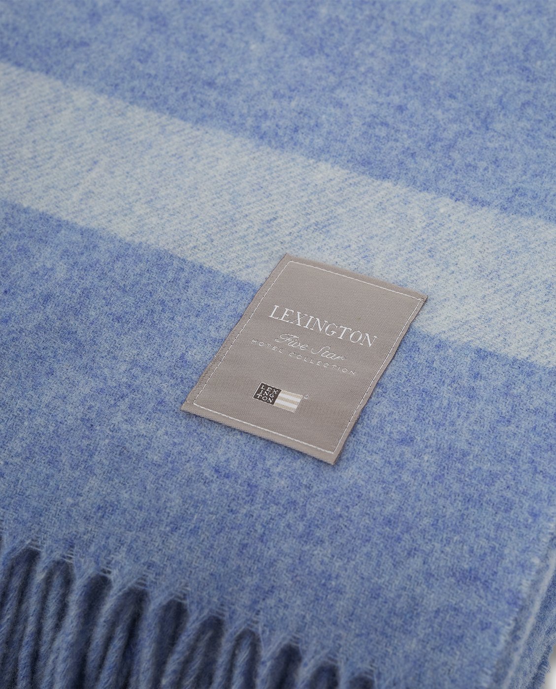 Lexington Hotel Throw hellblau – Bild 3